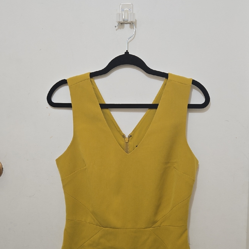 Elegant Mustard Yellow Banana Republic Sleeveless Dress Size 6